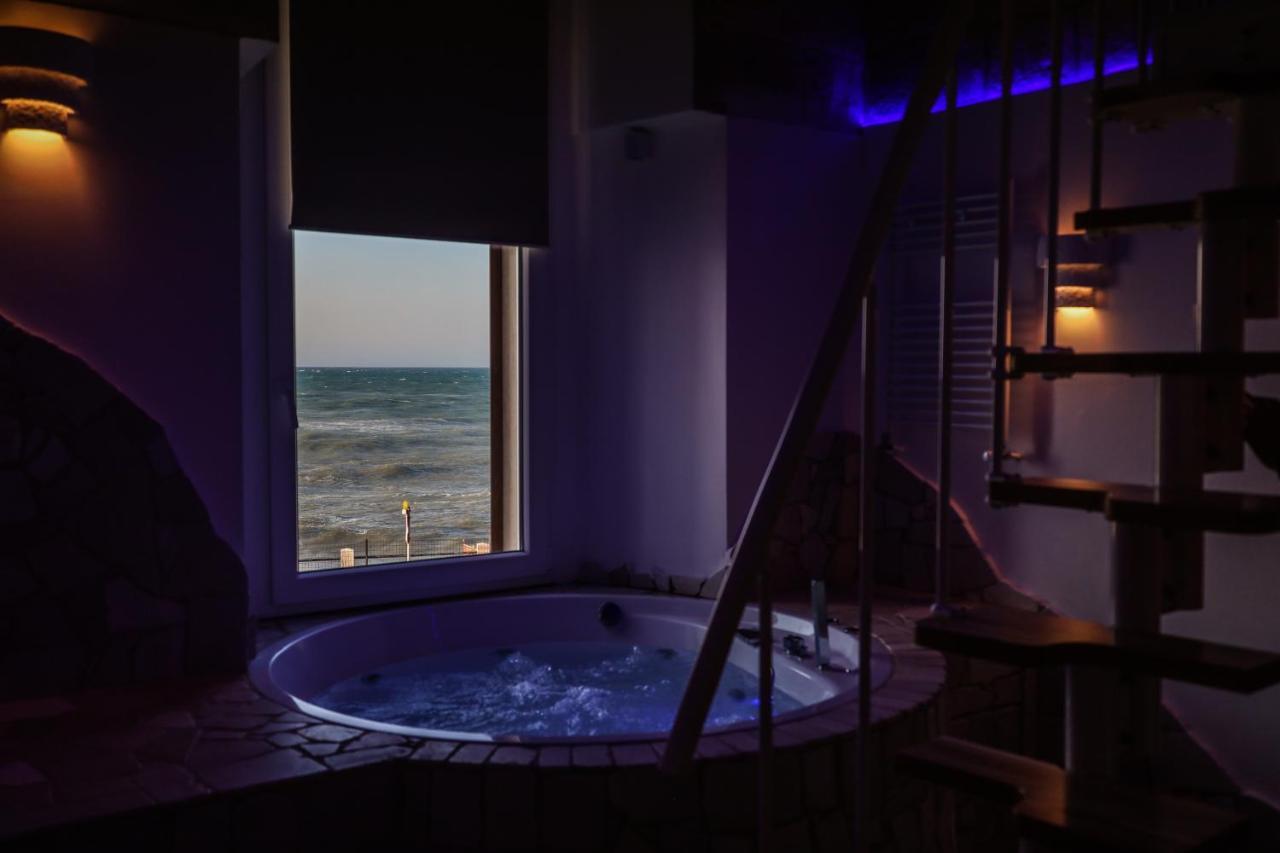Ventidue Venti Hotel Bari Bagian luar foto