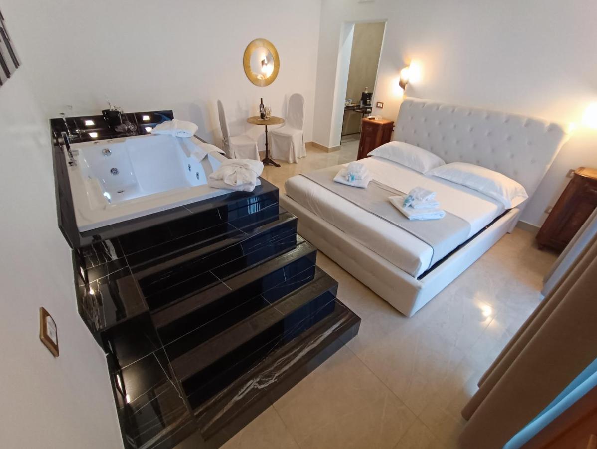 Ventidue Venti Hotel Bari Bagian luar foto